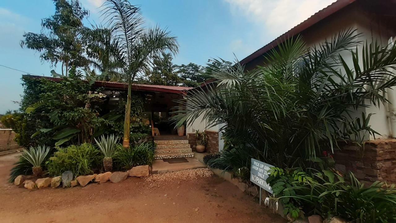 Gately Inn Entebbe Exterior photo